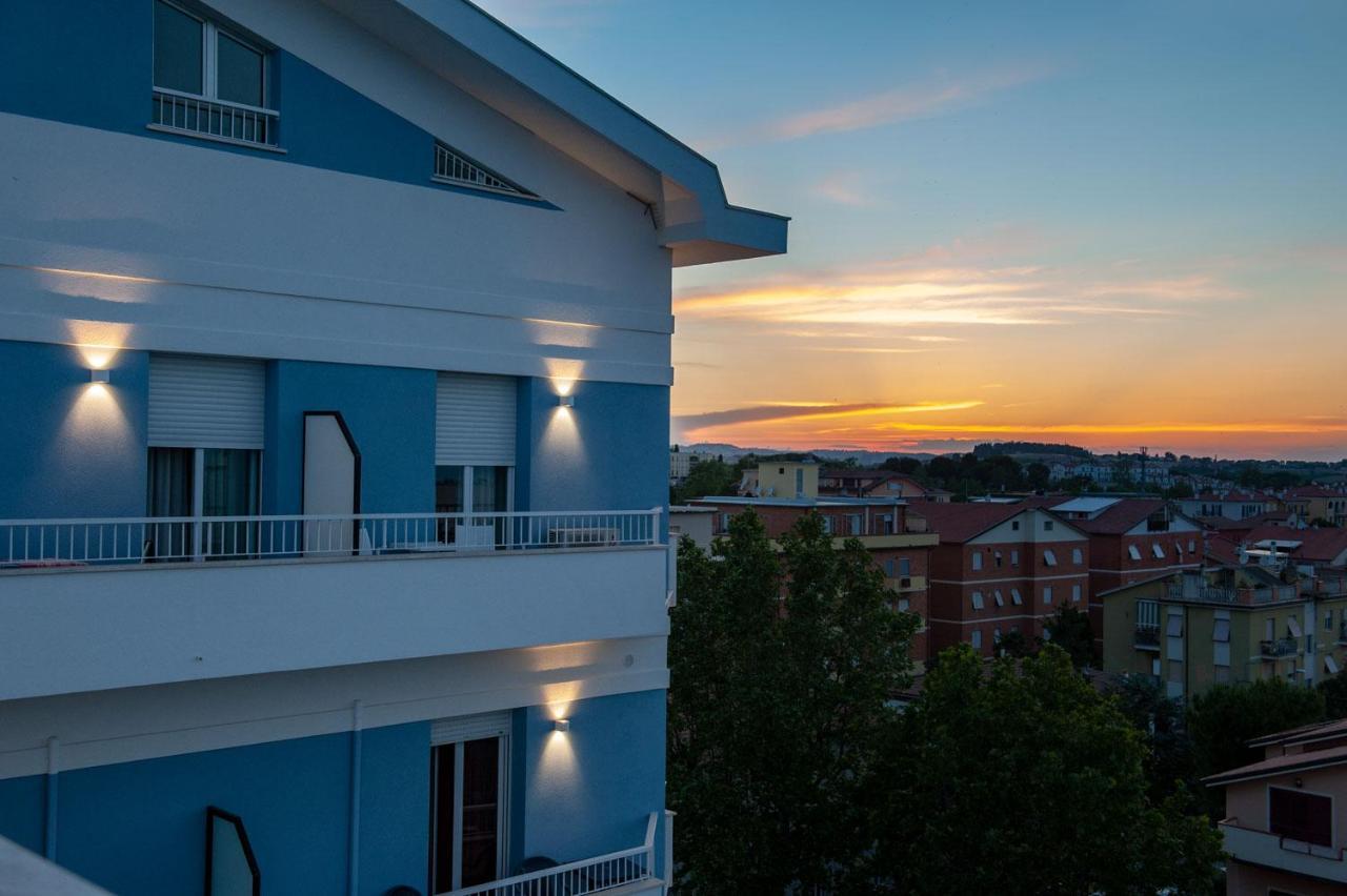 Hotel Mondial Porto Recanati Exterior photo